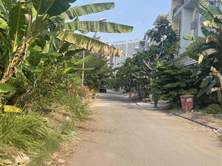 Lô đất vị trí đẹp giá chỉ 4,5 tỷ không có móng chủ bán gấp
