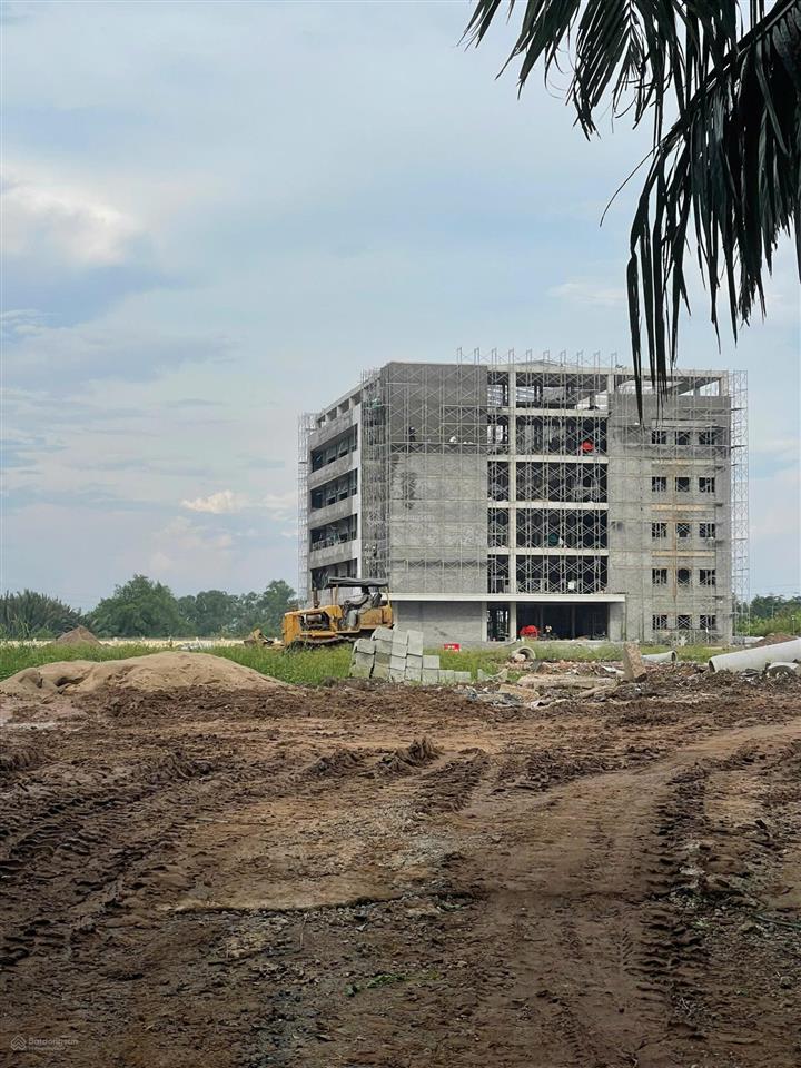 Đất view hồ  1 lô hiếm có  13e bình hưng (sau 3 trường đại học)  4 chung cư hiện hữu
