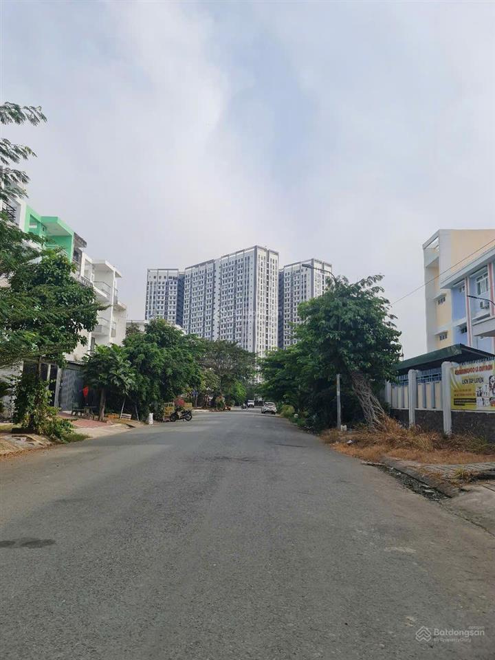 Đất view hồ  1 lô hiếm có  13e bình hưng (sau 3 trường đại học)  4 chung cư hiện hữu
