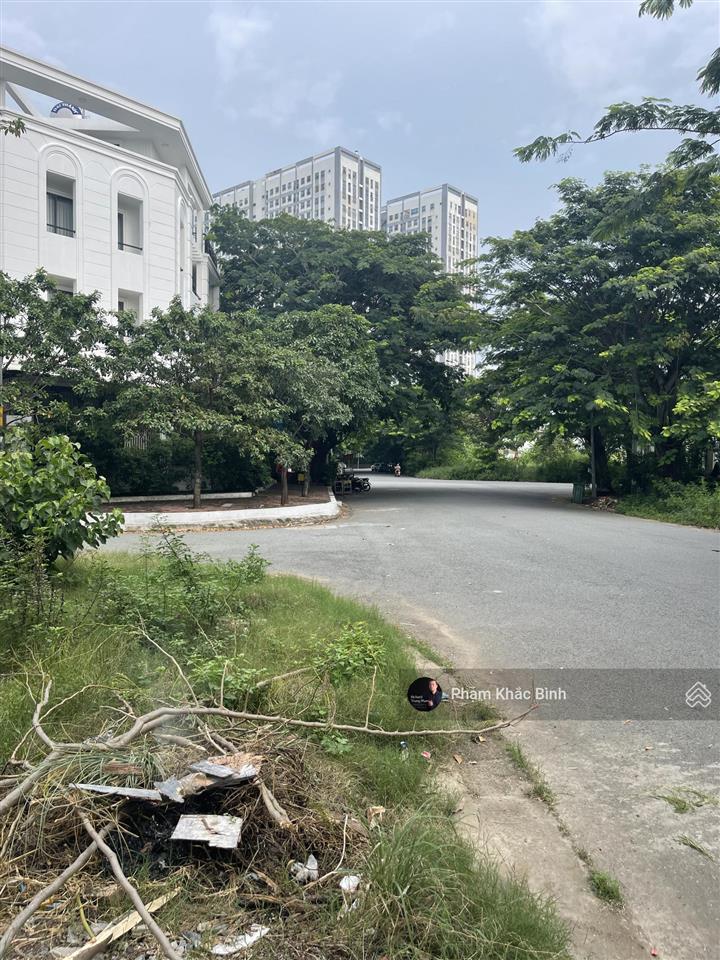 Đất đường lớn 20m kdc làng việt kiều phong phú 13e, 6,5 tỷ, 100m2 (có móng)