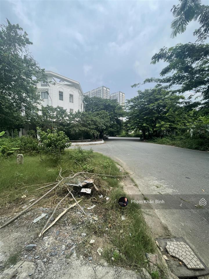 Đất đường lớn 20m kdc làng việt kiều phong phú 13e, 6,5 tỷ, 100m2 (có móng)