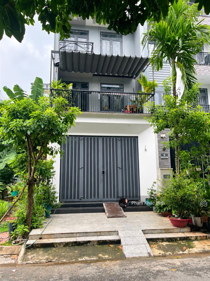 Cần tiền bán gấp  nhà phố 10 phòng  thu nhập 38tr/tháng