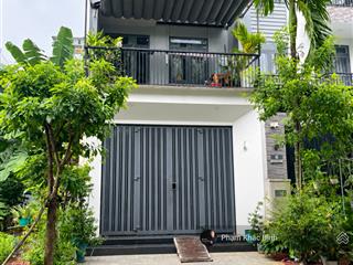 Cần tiền bán gấp  nhà phố 10 phòng  thu nhập 38tr/tháng