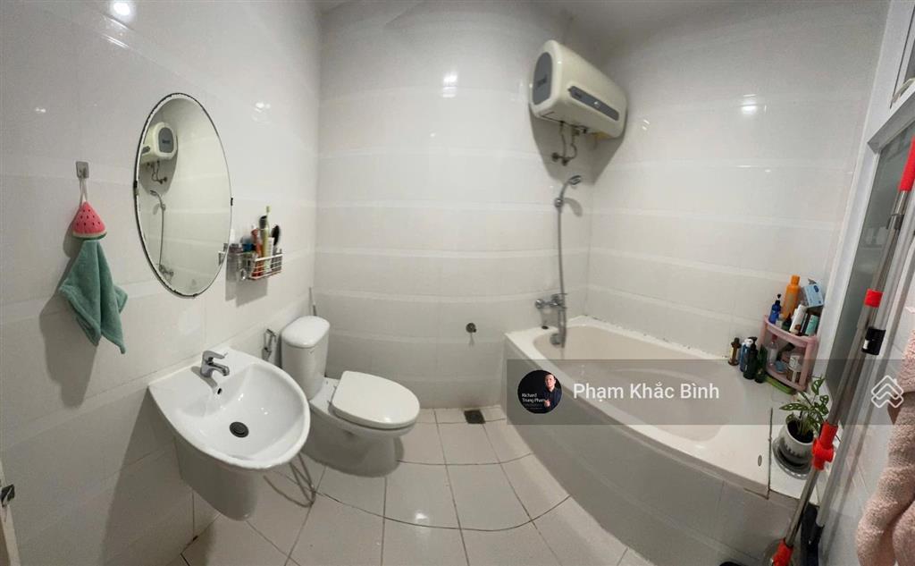 Căn 92m2  tầng thấp  full nội thất