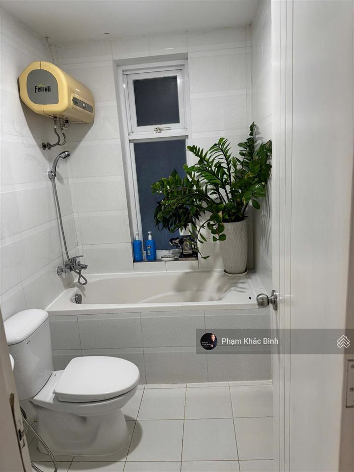Căn 92m2  tầng thấp  full nội thất