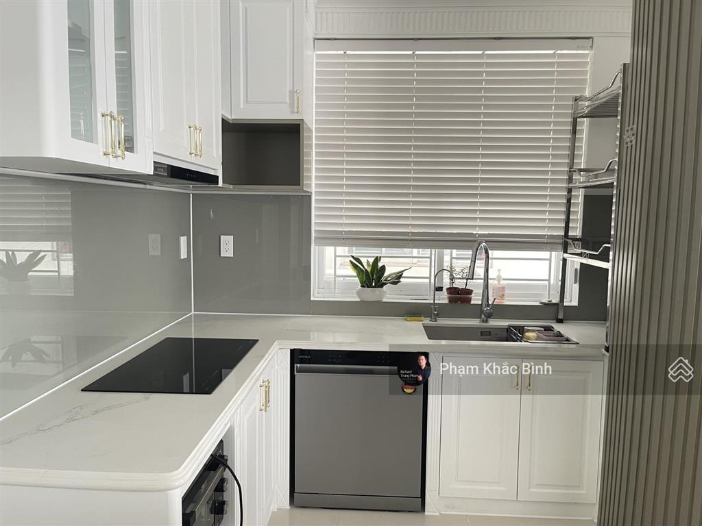 Căn 138m2  3pn siêu đẹp  chỉ cần xách vali vào ở  giá 6 tỷ tl