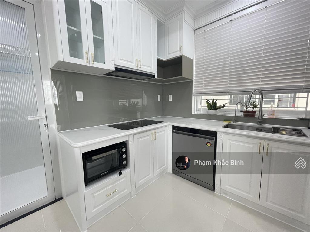 Căn 138m2  3pn siêu đẹp  chỉ cần xách vali vào ở  giá 6 tỷ tl