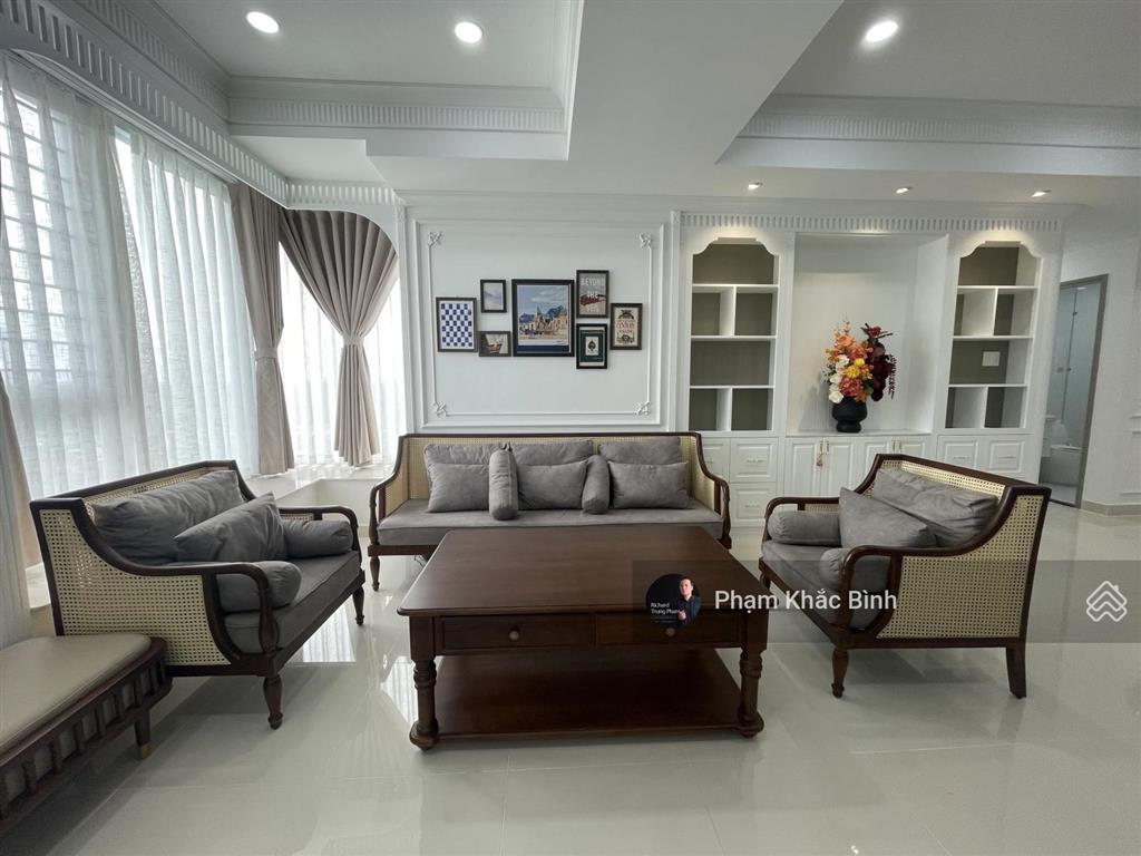 Căn 138m2  3pn siêu đẹp  chỉ cần xách vali vào ở