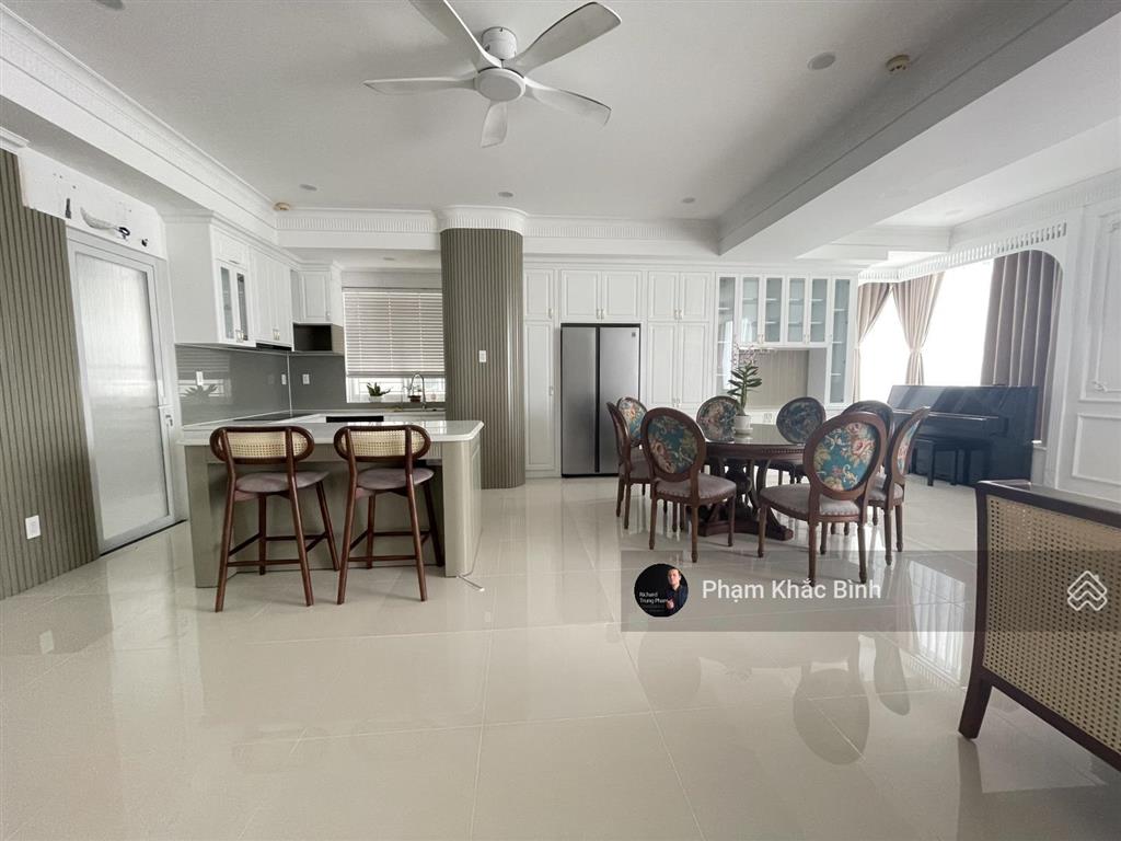Căn 138m2  3pn siêu đẹp  chỉ cần xách vali vào ở
