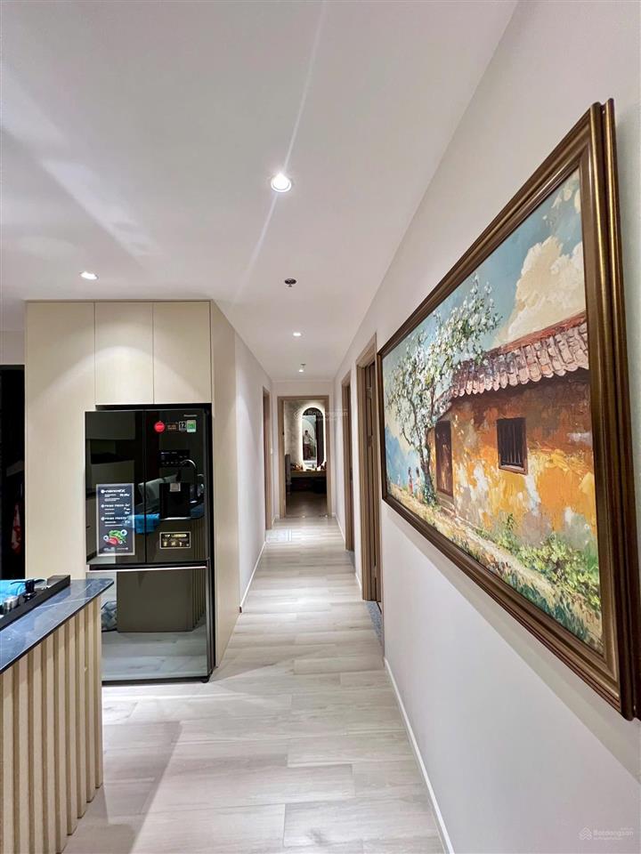 Bán căn 3pn lumiere boulevard nội thất đẹp số 2 thì không căn nào đẹp số 1, giá 6.8 tỷ bh