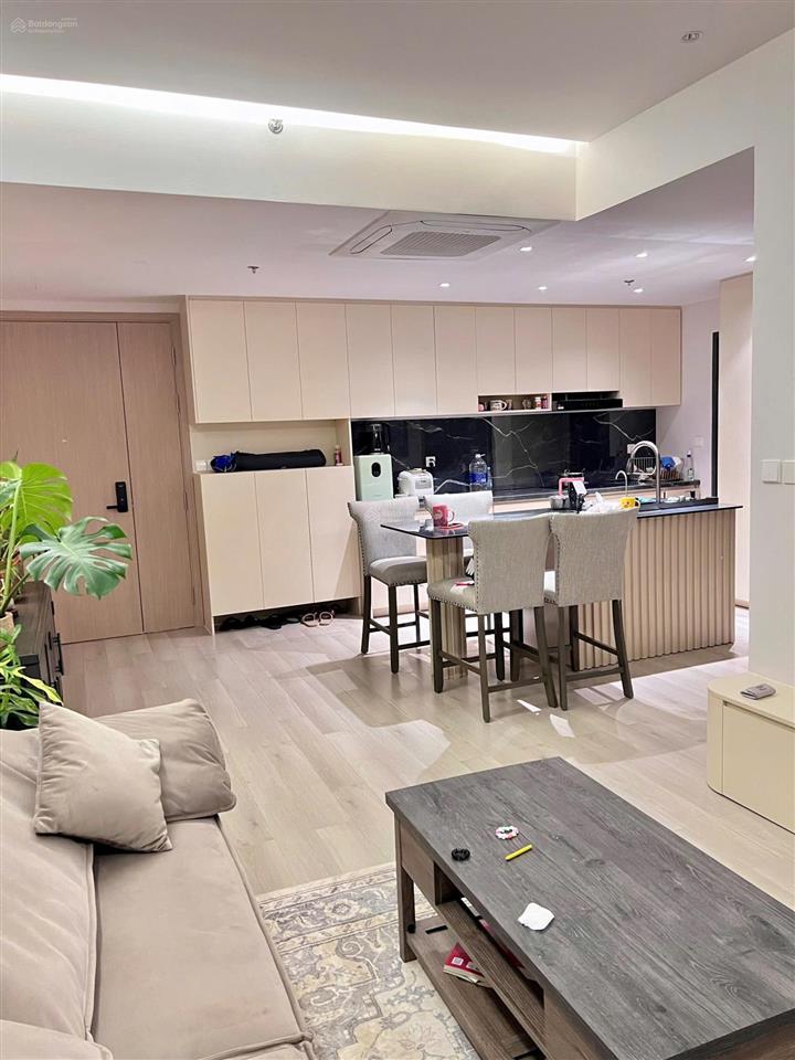 Bán căn 3pn lumiere boulevard nội thất đẹp số 2 thì không căn nào đẹp số 1, giá 6.8 tỷ bh