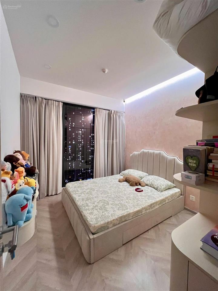 Bán căn 3pn lumiere boulevard nội thất đẹp số 2 thì không căn nào đẹp số 1, giá 6.8 tỷ bh