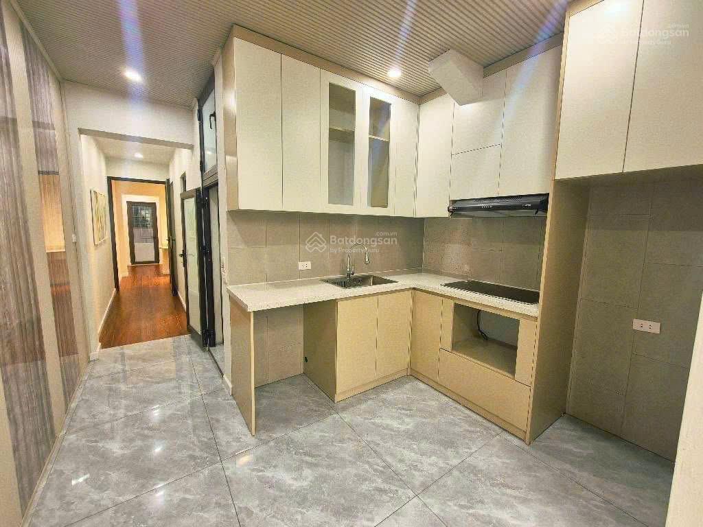 Chính chủ cần bán căn hộ tập thể 75m2 tại phố hoàng đạo thành ngay cạnh trường thcs kim giang