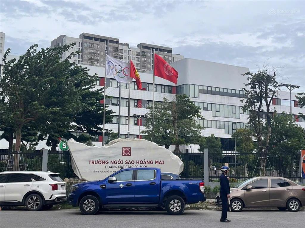 Ngay cạnh ubnd phường số 282 kim giang chính chủ tôi cần bán căn nhà 38m2 xây mới 7 tầng thang máy