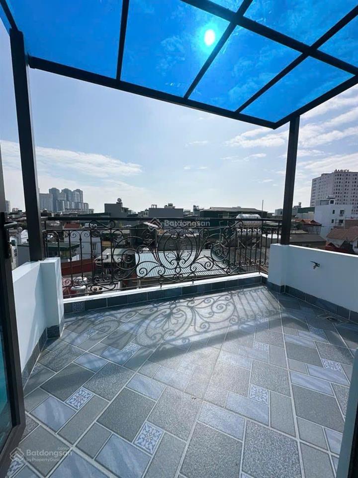 Ngay cạnh ubnd phường số 282 kim giang chính chủ tôi cần bán căn nhà 38m2 xây mới 7 tầng thang máy