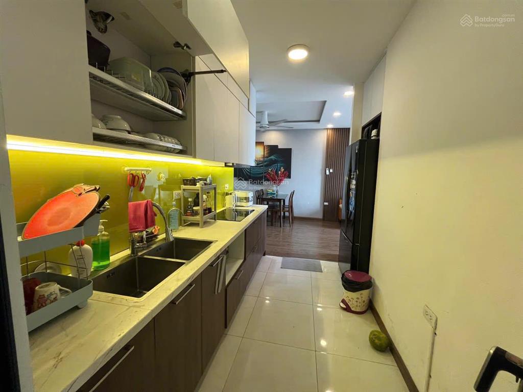 Tôi chính chủ cần bán căn hộ 2pn/2vs diện tích 74m2 ban công view hồ linh đàm. giá nhỉnh 5 tỷ