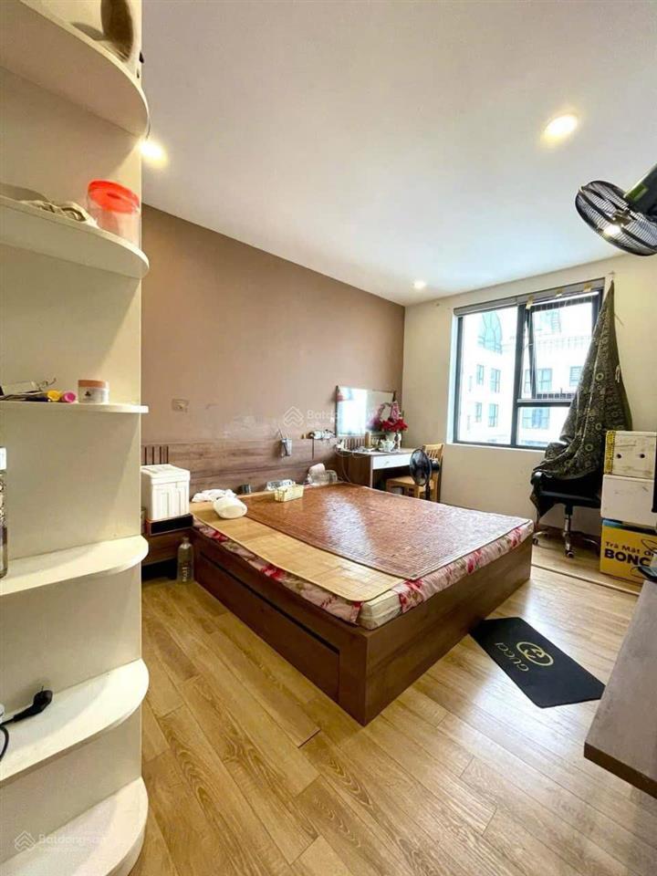 Tôi chính chủ cần bán căn hộ 2pn/2vs diện tích 74m2 ban công view hồ linh đàm. giá nhỉnh 5 tỷ