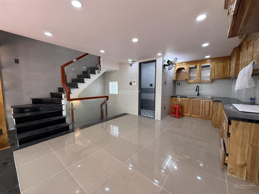 Nhà bán 5 tầng đường nguyên hồng f1 gò vấp