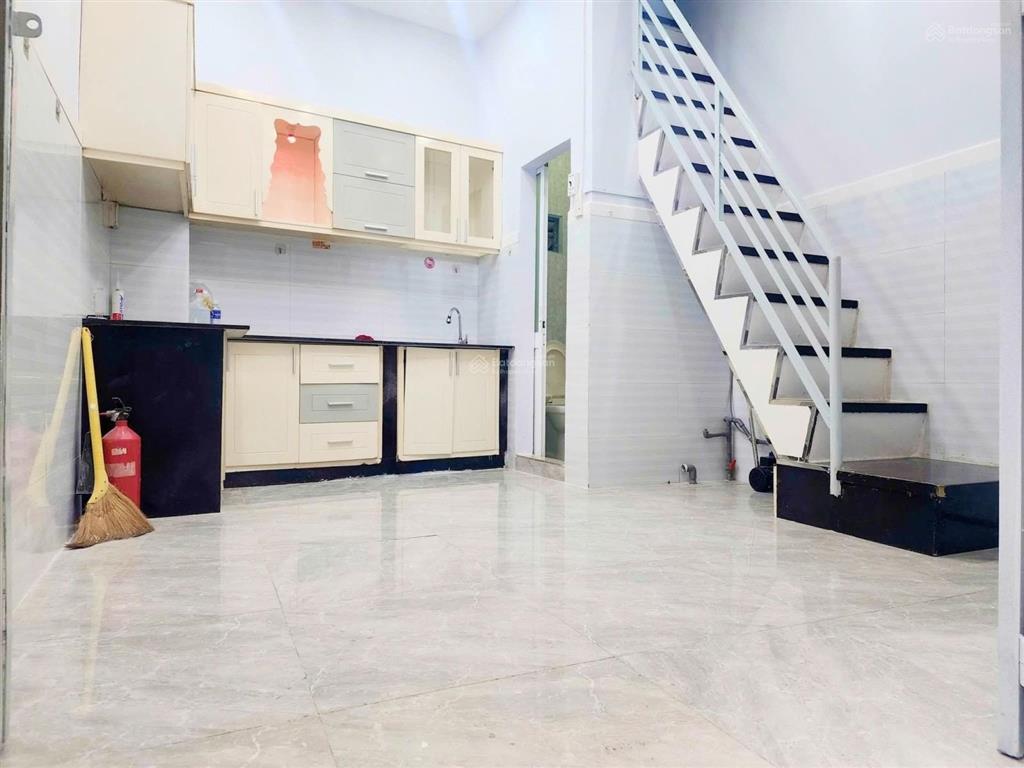 Bán nhà riêng 2,95 tỷ, 18m2 tại trần hưng đạo, p1, q5, hcm