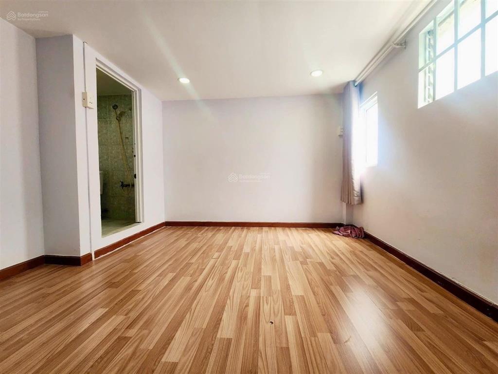 Bán nhà riêng 2,95 tỷ, 18m2 tại trần hưng đạo, p1, q5, hcm