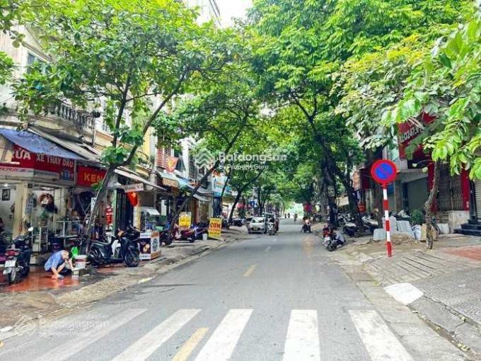 Đống đa .phố trần quang diệu. lô góc .vỉa hè ô tô tránh dừng đỗ ngày đêm .kinh doanh vô đối