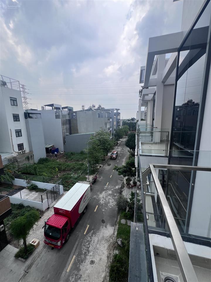 Bán nhà phố ngang 5m đường 12m khu cao tầng mới xây  p an phú đông,giáp gò vấp