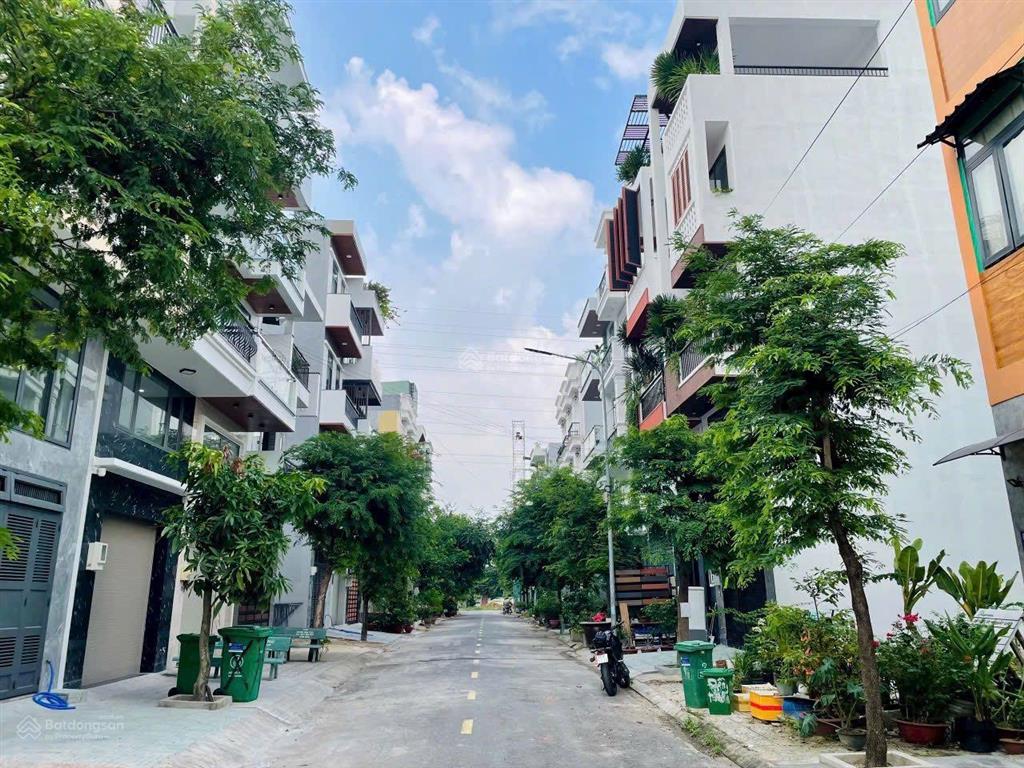 Hot bán đất kpl ngang 5m rất đẹp đường chuẩn 12m  khu phân lô  h đông mát mẻ, xây này cực đẹp