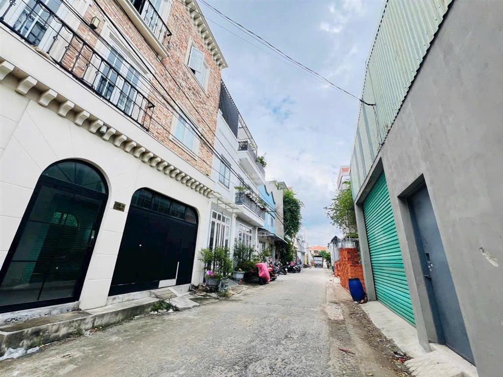 Bán đất đẹp đầu tư an phú đông 3  dt khủng 5mx19m  canh khu villa apđ
