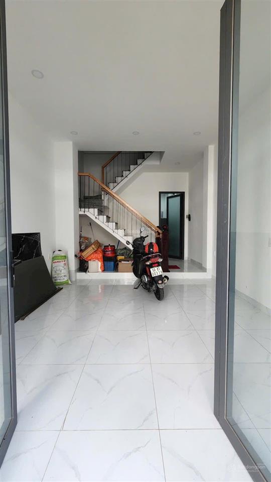 Nhà đẹp khu đồng bộ an phú đông  giá bán 5,9 ty  4 tầng  cho thuê dong tiền 24 tr /th