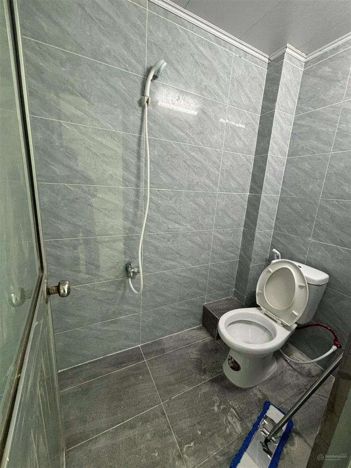 Cho thuê nhà cấp 4 gác lửng  hẻm 92 vườn lài  có 2 pn