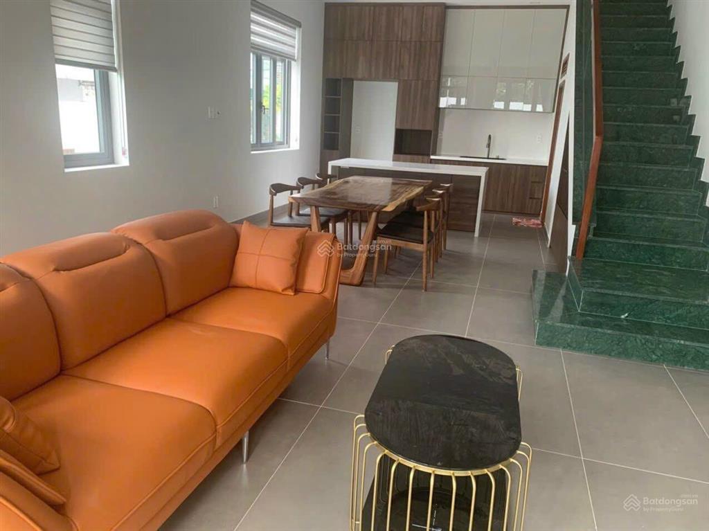 Cắt lỗ bán nhà mt thạnh lộc 15  dt 5m x 20m  4 tầng lầu  kinh doanh buôn bán 7,85 tỷ