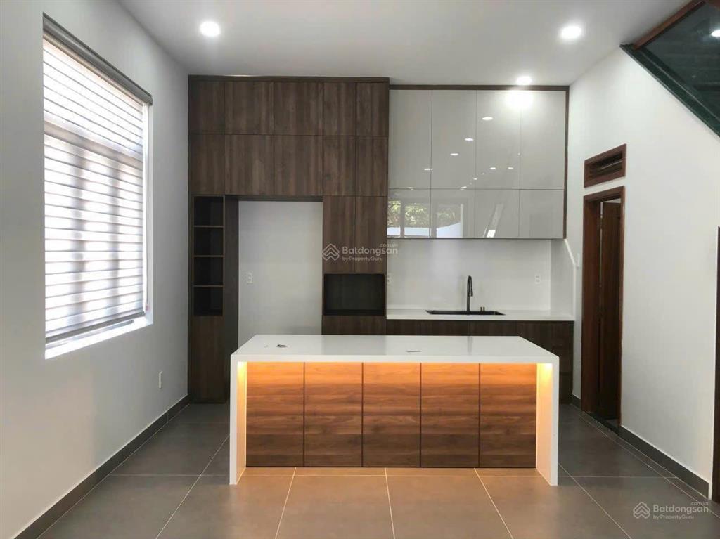 Cắt lỗ bán nhà mt thạnh lộc 15  dt 5m x 20m  4 tầng lầu  kinh doanh buôn bán 7,85 tỷ