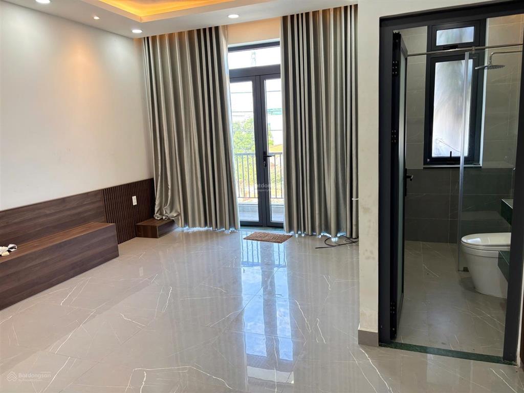 Cắt lỗ bán nhà mt thạnh lộc 15  dt 5m x 20m  4 tầng lầu  kinh doanh buôn bán 7,85 tỷ