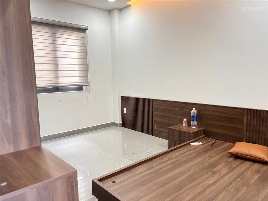Cắt lỗ bán nhà mt thạnh lộc 15  dt 5m x 20m  4 tầng lầu  kinh doanh buôn bán 7,85 tỷ