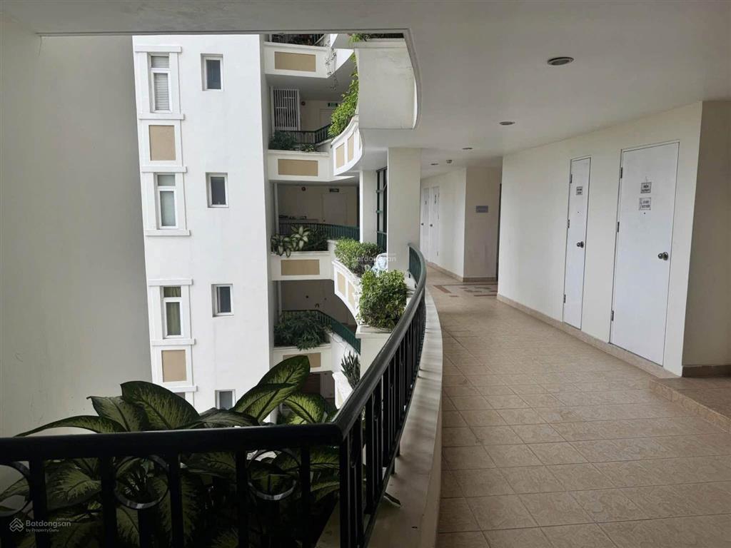 Bán căn hộ cảnh viên 1, dt 119m2, view biệt thự, giá chỉ 9,2 tỷ.  0909 168 ***