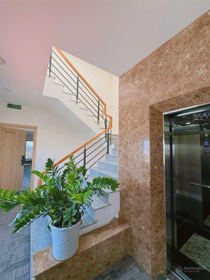 Bán toà văn phòng 7 tầng đối diện công viên mt đường yên thế bắc sơn đang cho thuê 70 triệu/ tháng.