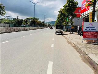 Bán 2.100m2 ngang 20m mặt tiền hoàng văn thái tặng nhà xưởng đang cho thuê 1 tỷ/ năm. giá 37 tỷ tl