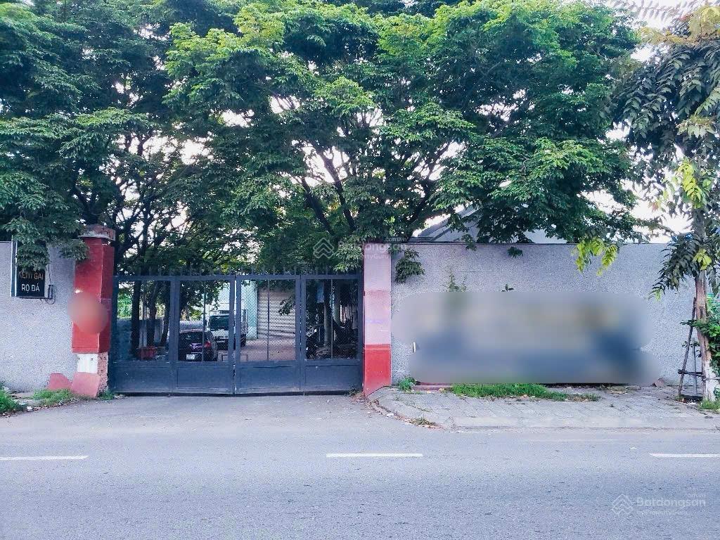 Bán 2.100m2 ngang 20m mặt tiền hoàng văn thái tặng nhà xưởng đang cho thuê 1 tỷ/ năm. giá 37 tỷ tl