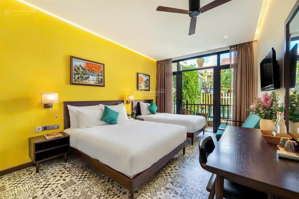 Bán căn villa cực xinh trung tâm phố cổ hội an  dòng tiền siêu đỉnh 500 triệu/tháng.  0768 470 ***