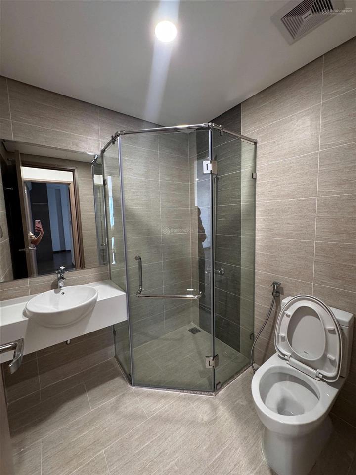 Cc cho thuê căn hộ 2pn2 tại tòa gs6 nguyên bản đã thêm bếp, rèm giá 10,5tr xem nhà 0974 325 ***