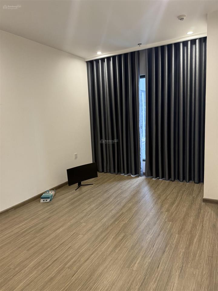 Gấp cho thuê 7tr 1pn gs5 tầng đẹp full sàn gỗ, sẵn rèm và tủ quần áo, free wifi 3th 0974 325 ***
