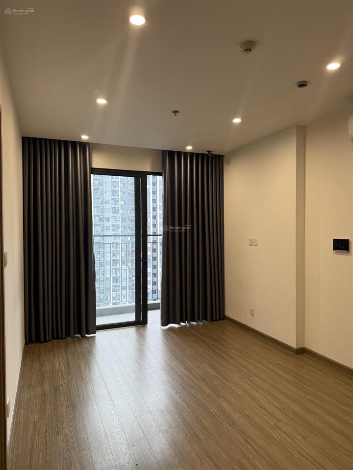 Gấp cho thuê 7tr 1pn gs5 tầng đẹp full sàn gỗ, sẵn rèm và tủ quần áo, free wifi 3th 0974 325 ***