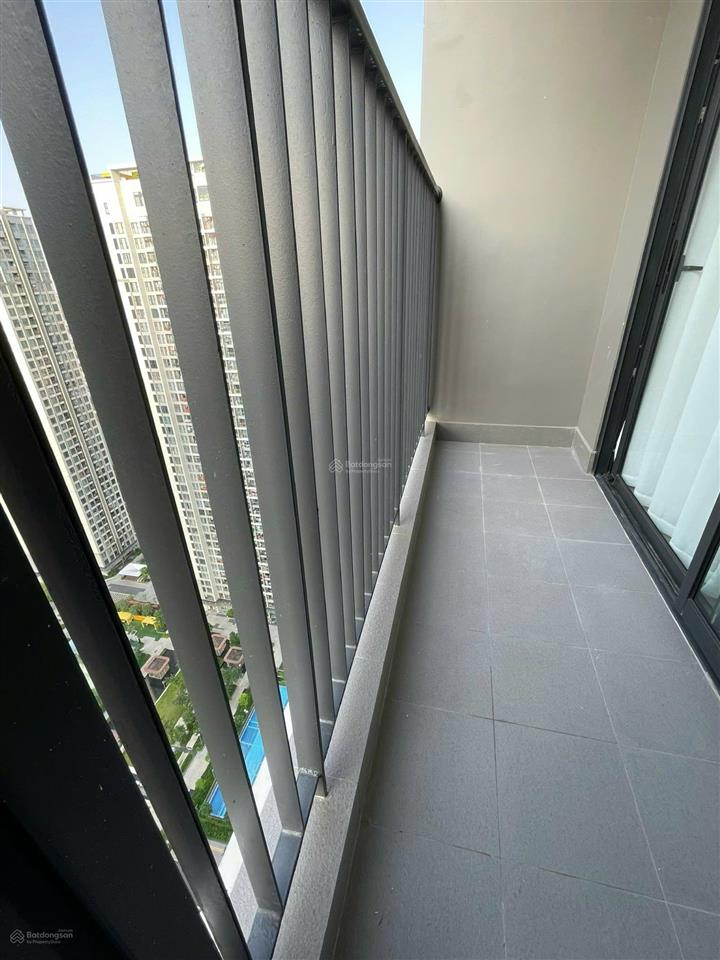 Bán gấp giá tốt căn hộ studio có ban công toà cao cấp tc1 2,75 tỷ smart city 0974 325 ***