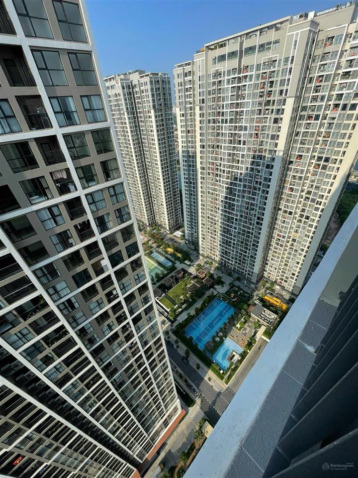 Bán gấp giá tốt căn hộ studio có ban công toà cao cấp tc1 2,75 tỷ smart city 0974 325 ***