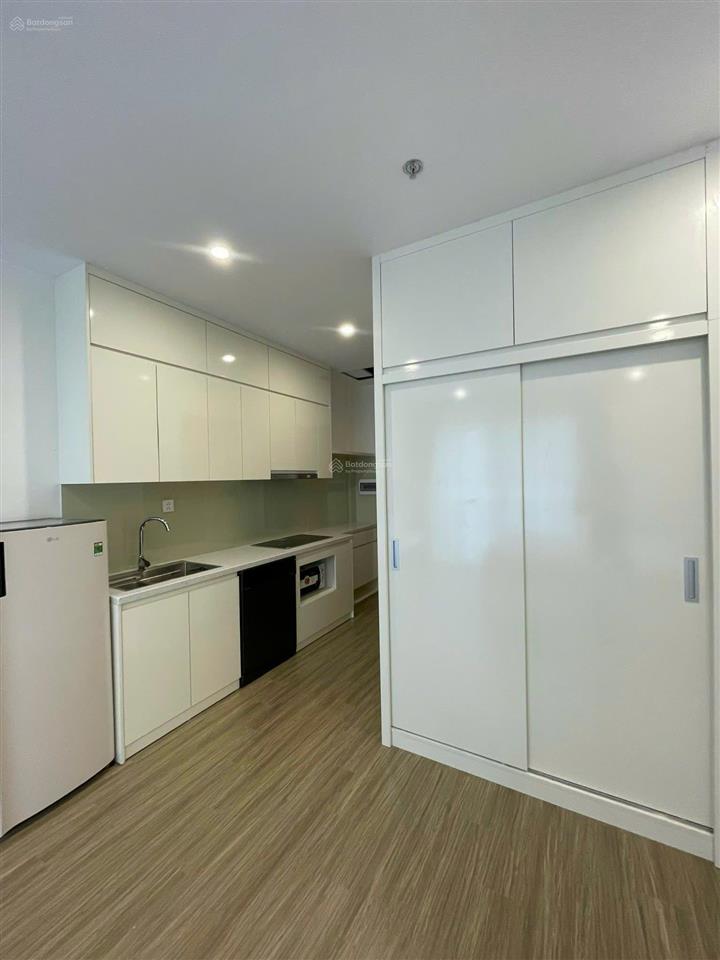 Bán gấp giá tốt căn hộ studio có ban công toà cao cấp tc1 2,75 tỷ smart city 0974 325 ***