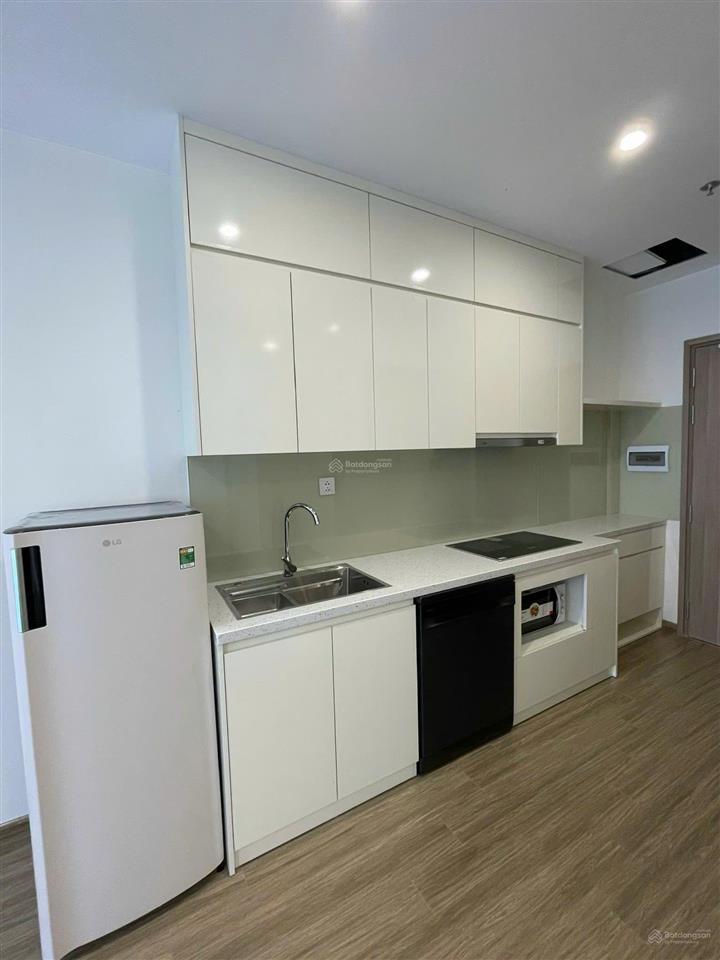Bán gấp giá tốt căn hộ studio có ban công toà cao cấp tc1 2,75 tỷ smart city 0974 325 ***