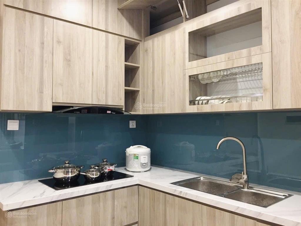 Cho thuê ngay căn hộ 2pn full nội thất đẹp, tầng trung, giá chỉ 10tr vào luôn xem nhà  0974 325 ***