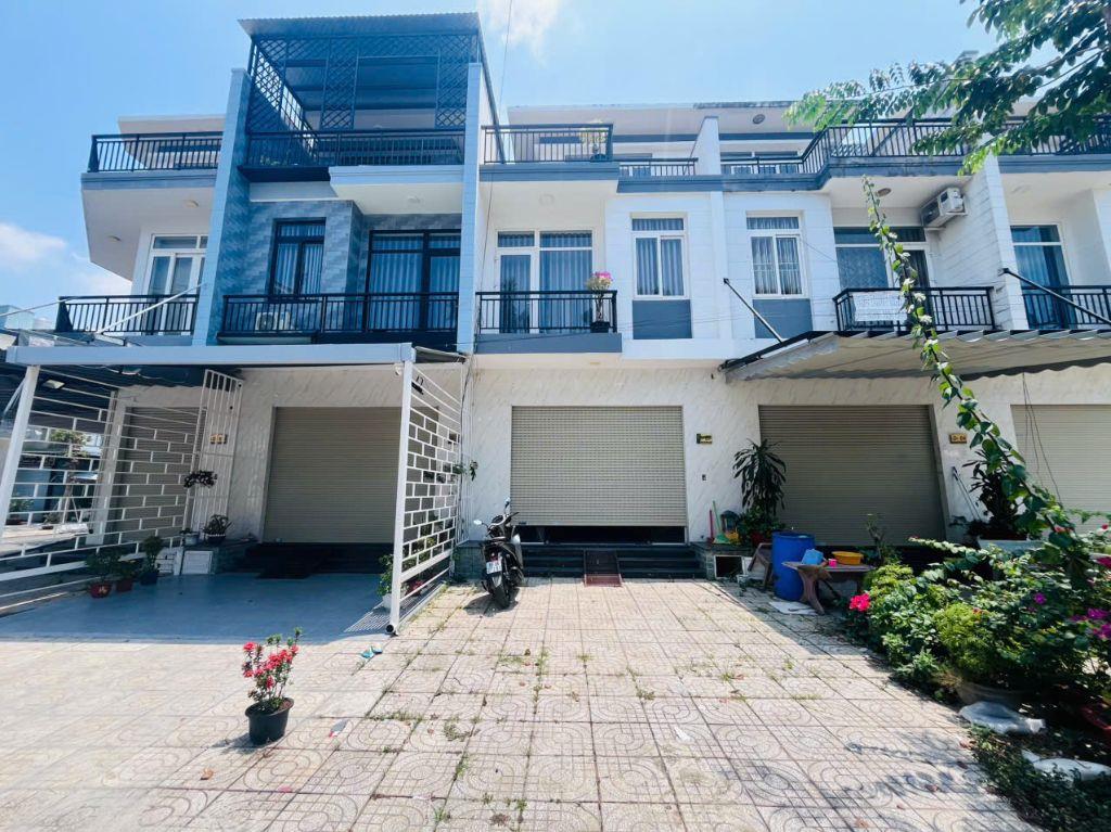 Hạ giá | nhà phố 5mx 17m = 85m2 | full nội thất | đường 25m kinh doanh