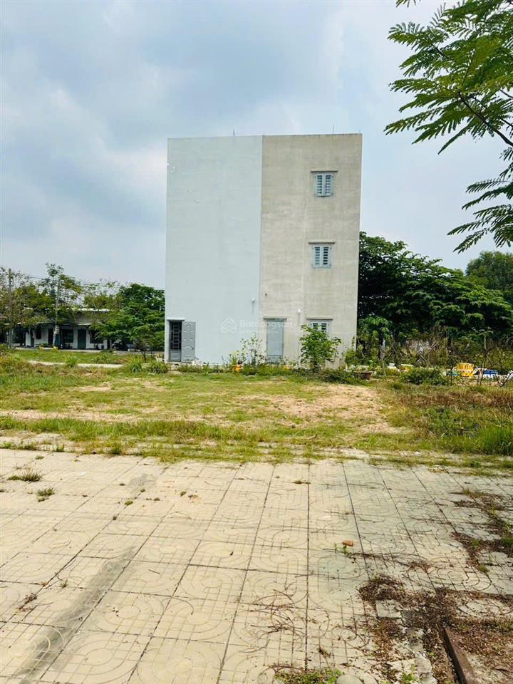 Bán đất đối diện khu biệt thự sân golf phúc an villas. đường rộng 25m, dt 5m x 16m