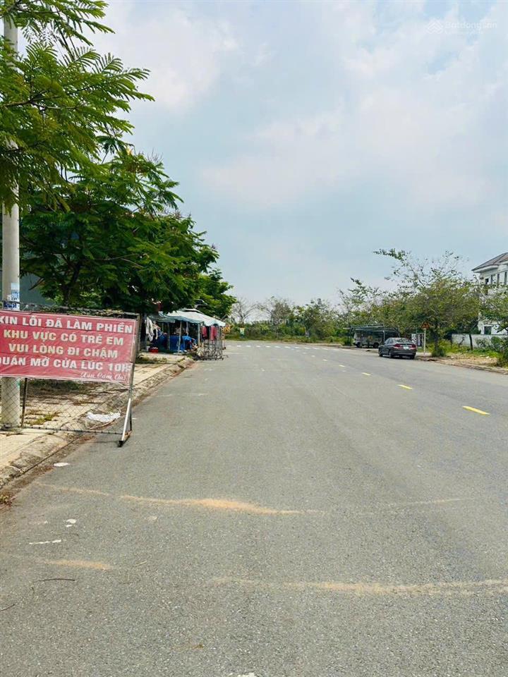 Bán đất đối diện khu biệt thự sân golf phúc an villas. đường rộng 25m, dt 5m x 16m